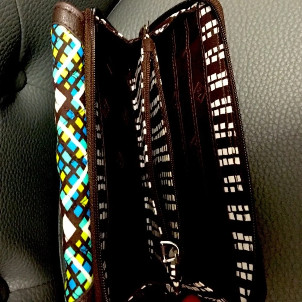 Vera Bradley Wristlet/Wallet/Checkbook Combo 5”x7”